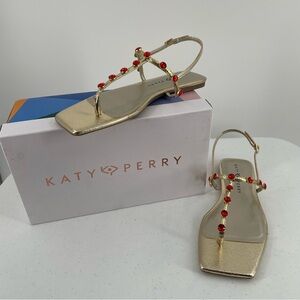 NIB Katy Perry The Camie Gemstone Sandal Gold Finish Red Gemstones Beach Casual